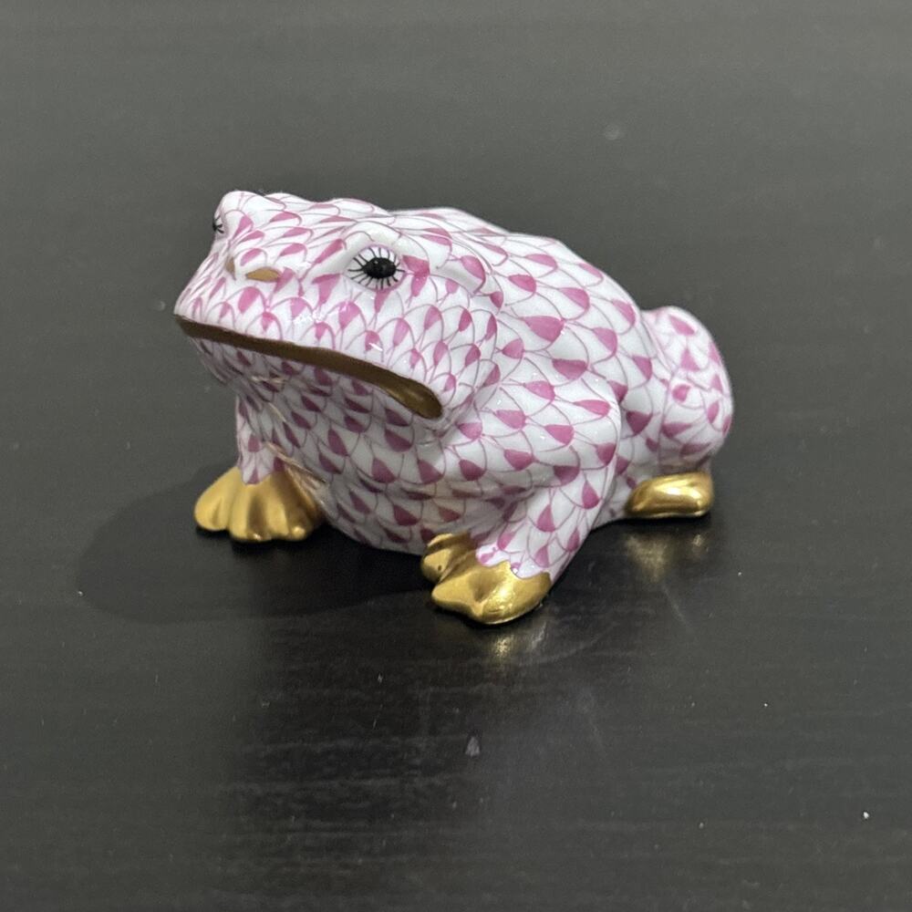 Herend Hungary Porcelain Frog Toad Figurine PINK Fishnet Gold Accents 15321